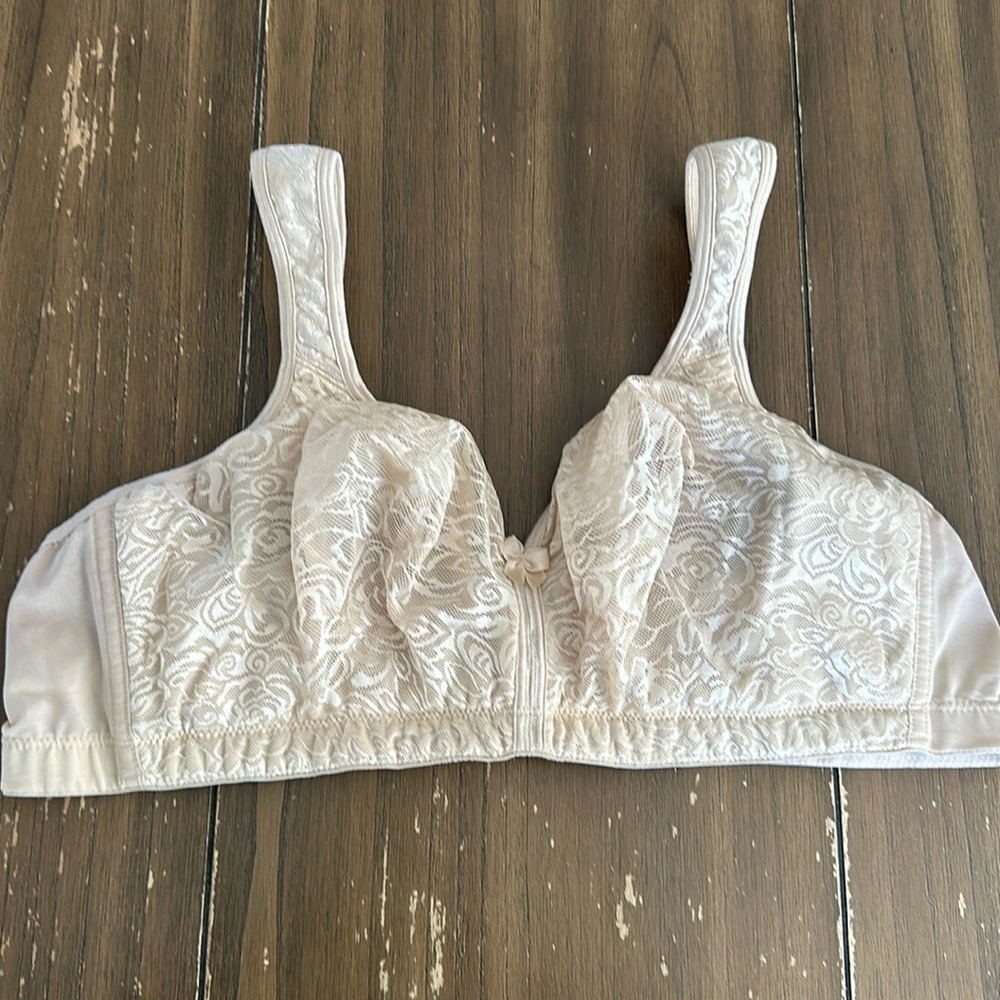 Breeziest wireless bra 46C*